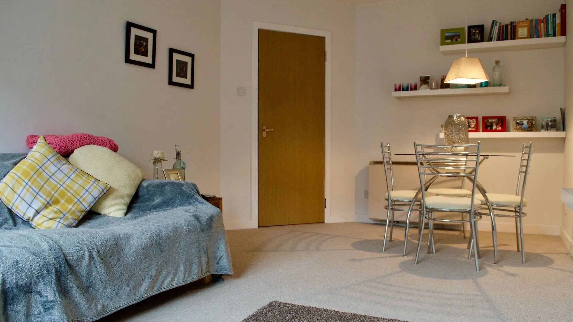 2 Bedroom Flat In 爱丁堡